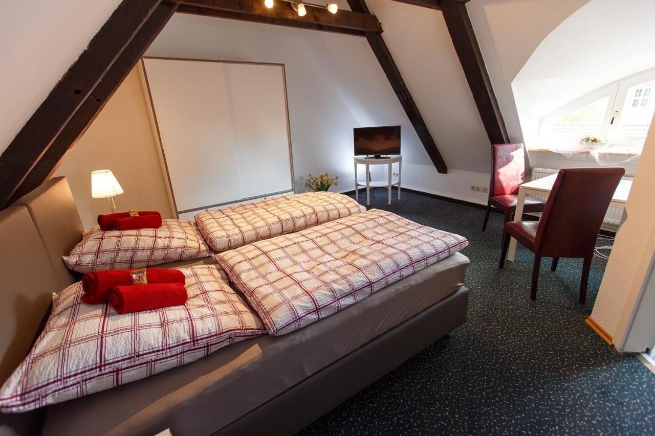 Pension Altes Burghotel 纽斯塔德勒维 外观 照片